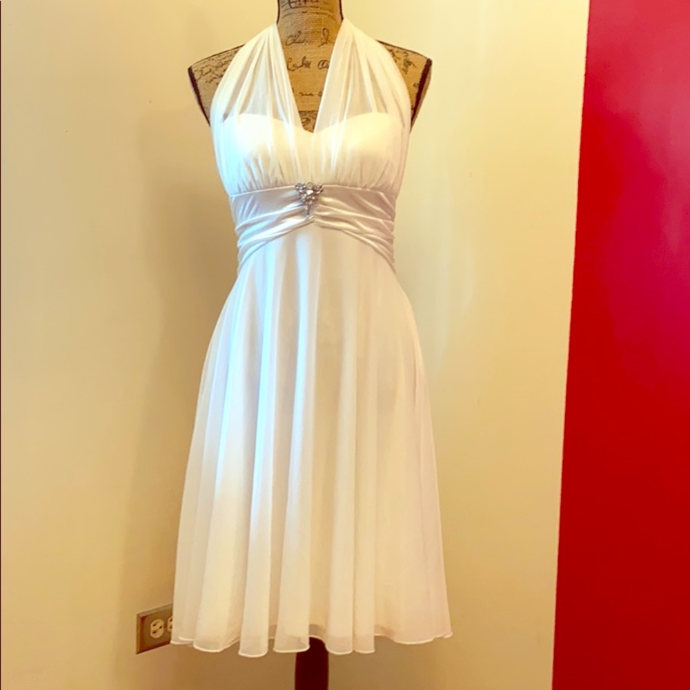 Short wedding dress